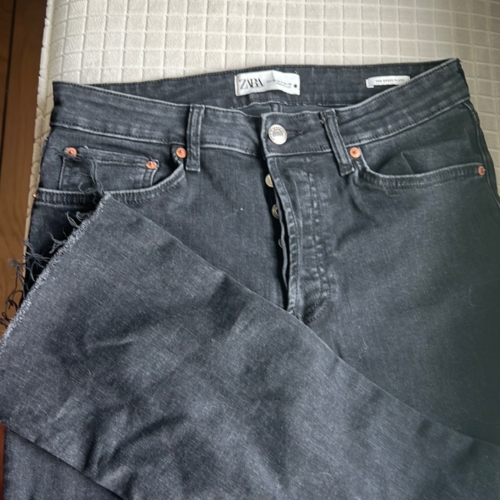 Black Zara “the dreed flare” jeans size eur 40